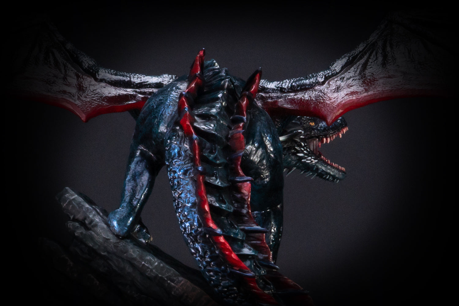 Game of Thrones™ x StudioForge™ | Drogon's Fury™ | 8.5” Collector’s Chef Knife & Sculpted Display Stand