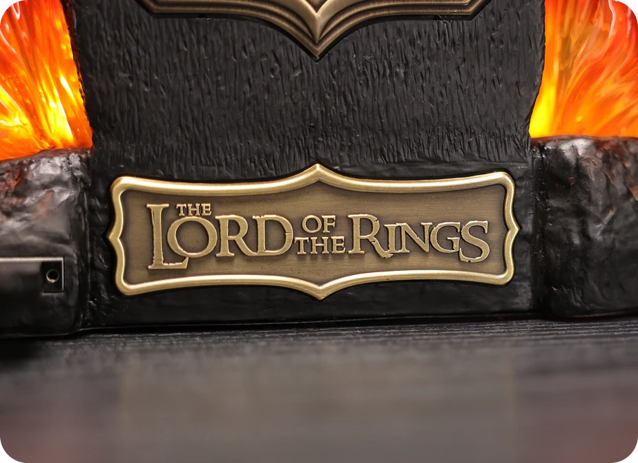 <h4>Officially licensed.</h4><p>Confirming Flame of Udûn™ as an official Bladed Displayable crafted in partnership between Dalstrong StudioForge™ and Warner Bros. Discovery Consumer Products.</p>