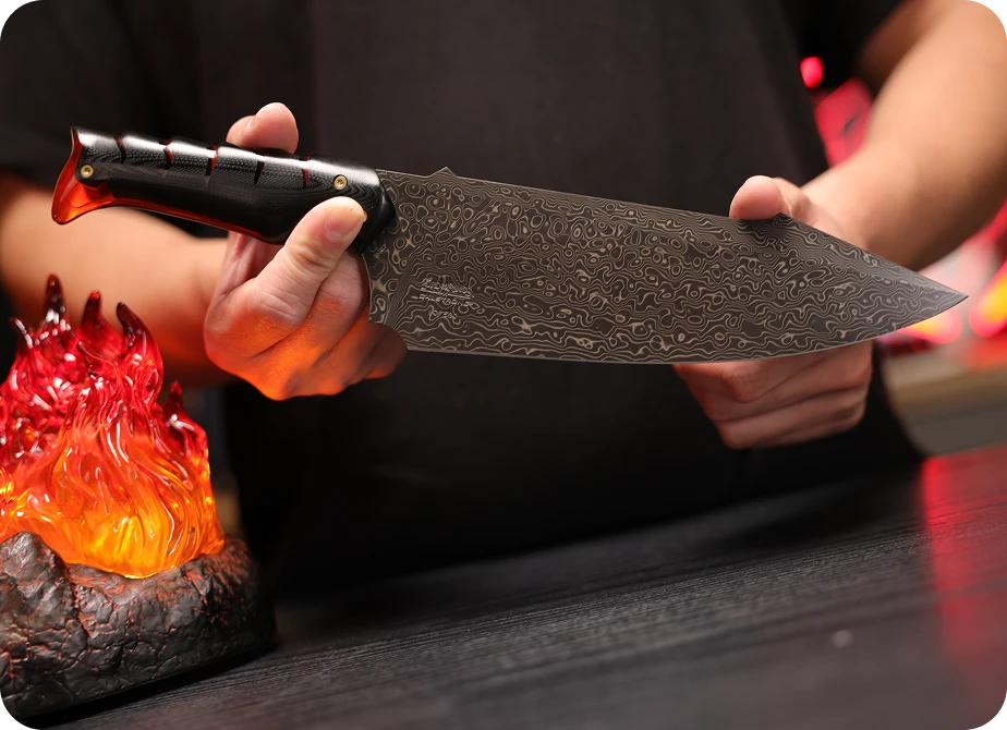 <h4>Conditioned to endure.</h4><p>Thermo-treated with Dalstrong’s LionShield™ process to boost durability against wear, impact, and corrosion.</p>