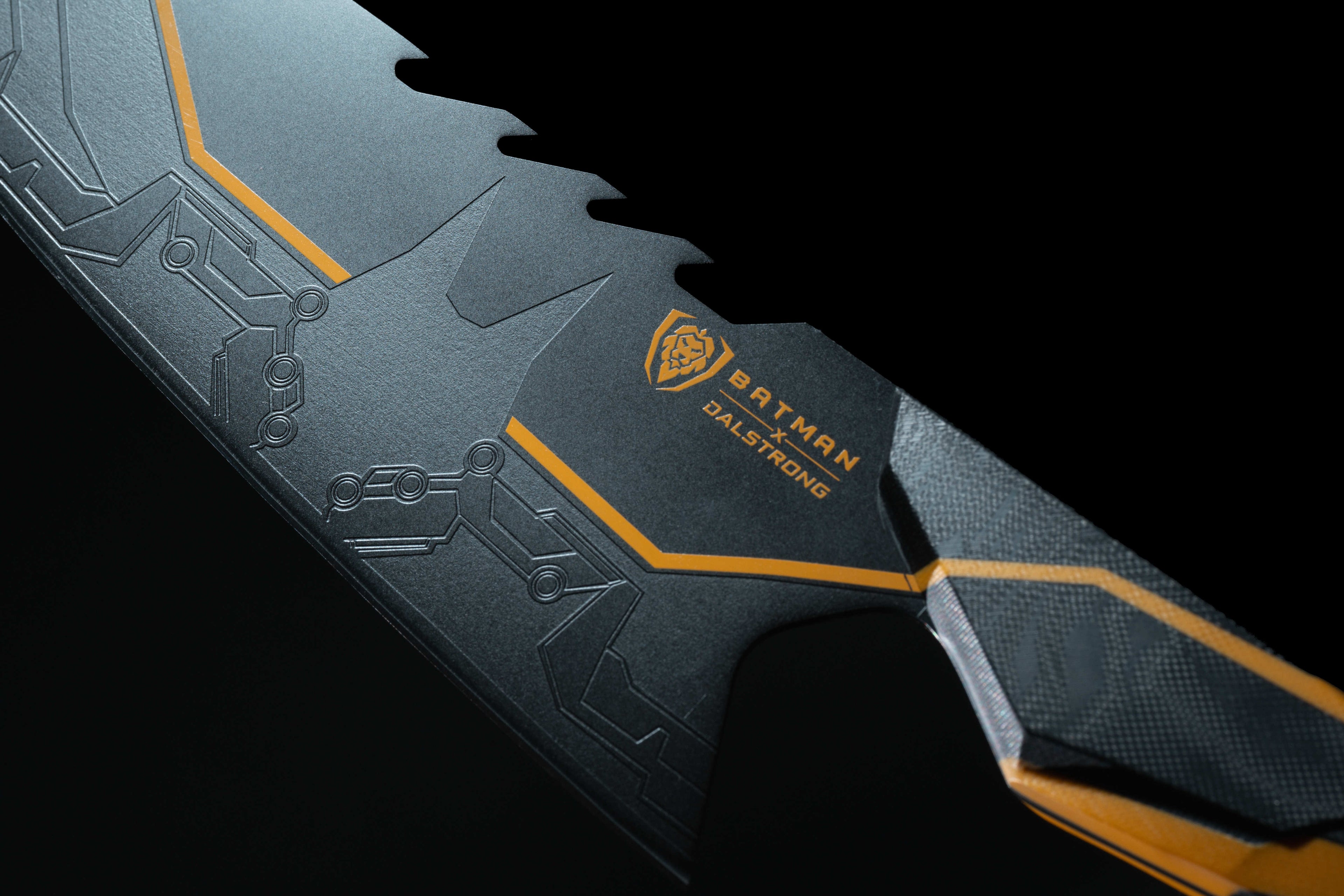 Batman StudioForge™ | 8” Bladed Displayable Chef Knife & Display Stand | The Gotham City™ Edge